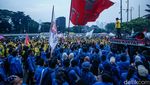 Dua Dinosaurus Pecahkan Suasana Demo Mahasiswa di DPR