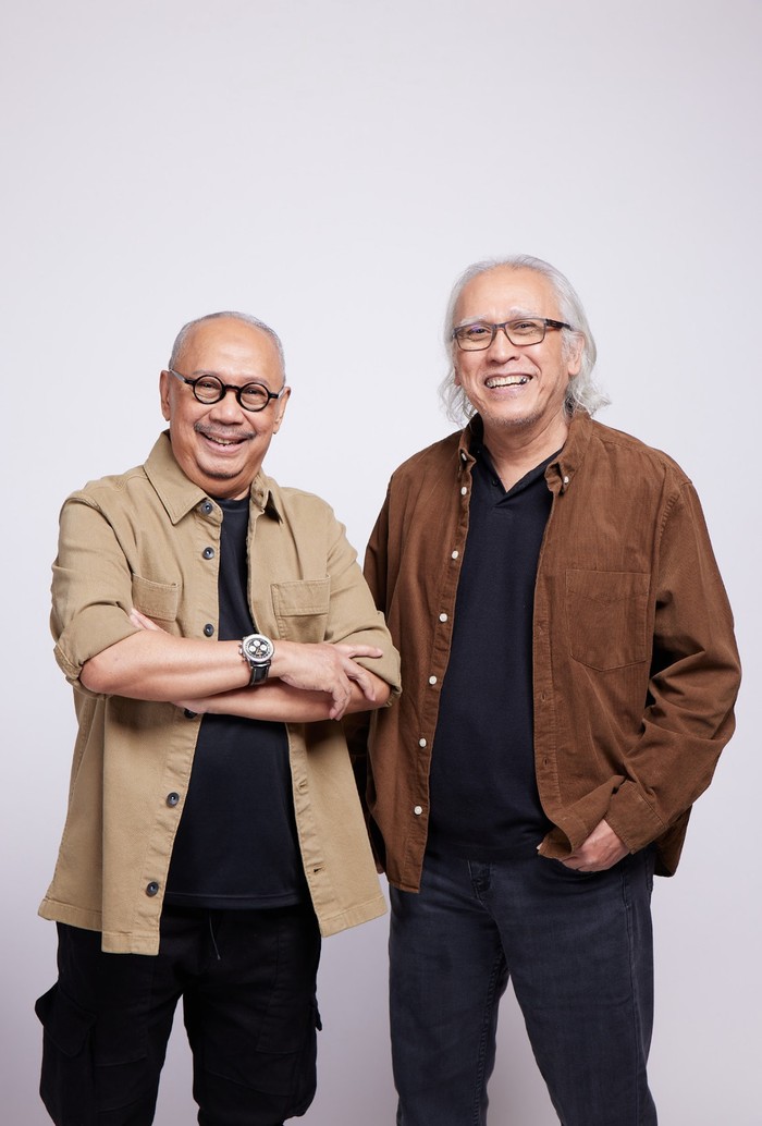 Ebiet G Ade dan Iwan Fals Dua maestro musik Indonesia, Ebiet G Ade dan Iwan Fals, berkolaborasi dalam lagu Titip Rindu Buat Ayah, menyentuh tema kerinduan dengan aransemen segar.