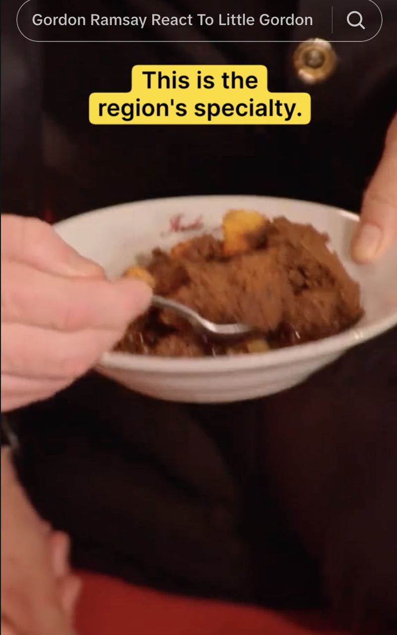Gordon Ramsay Makan Rendang Pakai Tangan Langsung, Begini Komentarnya!