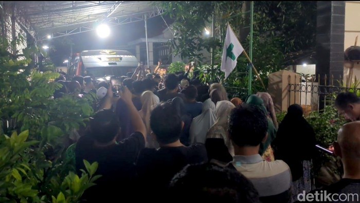 Jenazah Tiara, Korban Mutilasi di Mojokerto Dimakamkan Jenazah Tiara, Korban Mutilasi di Mojokerto Dimakamkan
