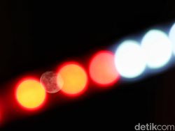 Keindahan Corn Moon Tersaji Lewat Teknik Multi Exposure