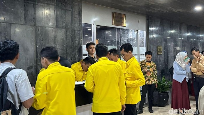 Ketum Golkar, Bahlil, mengumpulkan anggota DPR fraksi Golkar (Anggi Muliawati/detikcom)