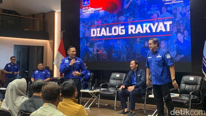 Ketum Partai Demokrat Agus Harimurti Yudhoyono (AHY) menyinggung kasus penjarahan dan pembakaran. Menurutnya, dibutuhkan anggaran Rp 900 miliar untuk perbaikan. (Mulia Budi/detikcom)