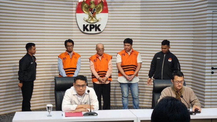 KPK tahan 3 tersangka suap katalis bensin