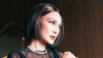 8 Foto Luna Maya Tampil Beda Dengan Gaya Rambut Baru Bob Pendek