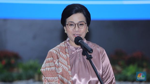 Mantan Menteri Keuangan, Sri Mulyani saat acara Serah Terima Jabatan Menteri Keuangan di Aula Mezanin Gd Juanda 1, Kementerian Kuangan, Jakarta, Selasa (9/9/2025). (CNBC Indonesia/Tri Susilo)