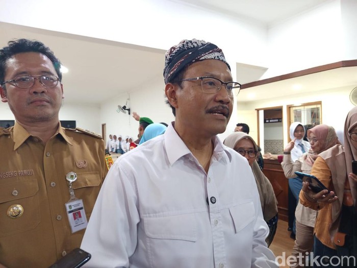 Menteri Sosial (Mensos) Saifullah Yusuf atau Gus Ipul saat di SRMA 43 Magelang, Selasa (9/9/2025).