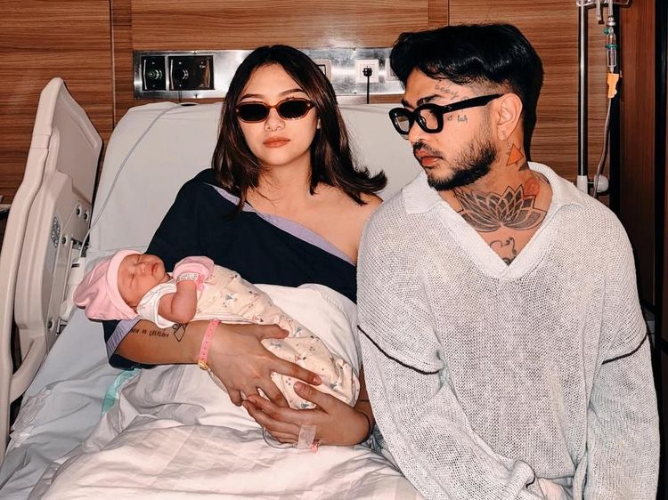 Beby Istri Onadio Lahirkan Bayi Perempuan, Namanya Janeera Deluca Leonardo Wage