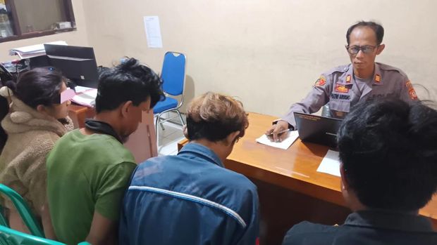 Para pelaku menjalani pemeriksan di Polres Garut