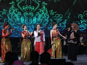 Orkestra Jawa Bikin Kagum Pengunjung Festival Kota Lama Semarang 2025