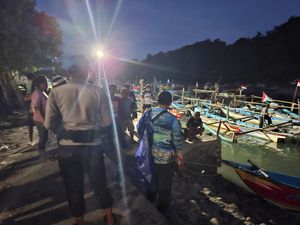 Perahu Mati Mesin, Empat Nelayan Garut Terombang-ambing di Laut