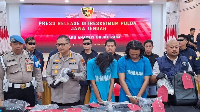 Konferensi pers penetapan tiga tersangka baru aksi unjuk rasa anarkis di Mapolda Jateng
