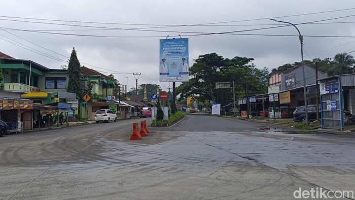 Ruas Jalan Cisinga di Kabupaten Tasikmalaya.