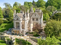 Liam Gallagher Sewa Rumah Mewah Bak Istana Seharga Rp 420 Juta/Bulan