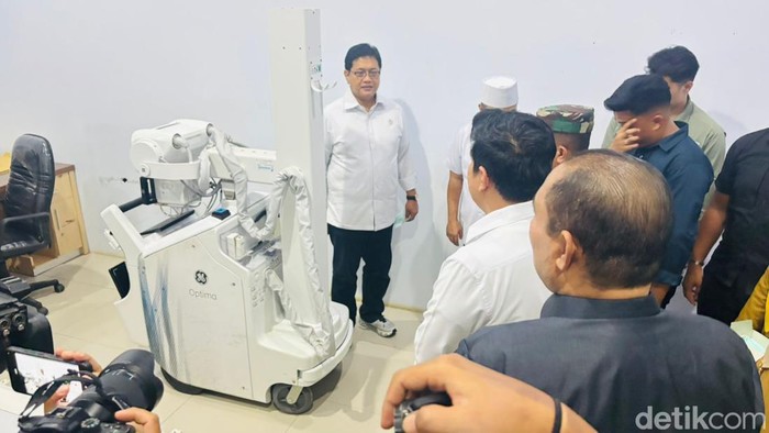 Wamen Transmigrasi Viva Yoga Mulyadi mengunjungi rumah sakit di Bengkulu Utara