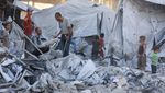 Serangan Israel Hantam Kamp Tenda Pengungsi di Dekat Gaza