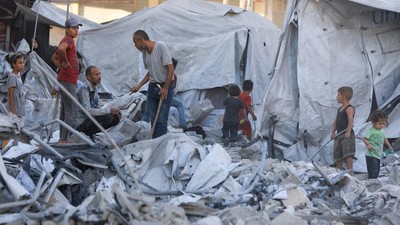 Serangan Israel Hantam Kamp Tenda Pengungsi di Dekat Gaza