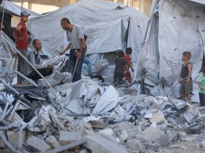 Serangan Israel Hantam Kamp Tenda Pengungsi di Dekat Gaza