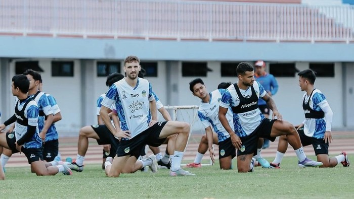 Latihan PSIM Jogja di Stadion Mandala Krida, Kota Jogja, Senin (8/9/2025).