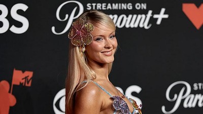 Foto: Tren Naked Dress Bikin Gempar Red Carpet MTV VMAs 2025