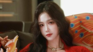 Xu Ziyin awalnya dikenal sebagai idol sebelum serius terjun ke dunia akting. Foto: Instagram Xu Ziyin