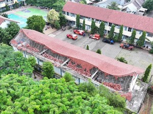 Mendikdasmen Sebut Atap SMK Ambruk di Bogor Dibangun Tahun 2015
