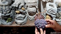 Karyanya sempat dianggap aneh karena bentuk dan visual tidak umum. Namun, seiring berjalannya waktu, produknya mulai diminati banyak orang, bahkan dia juga sampai mendapatkan pesanan dari luar negeri. Seperti Prancis, Portugal dan Belanda.