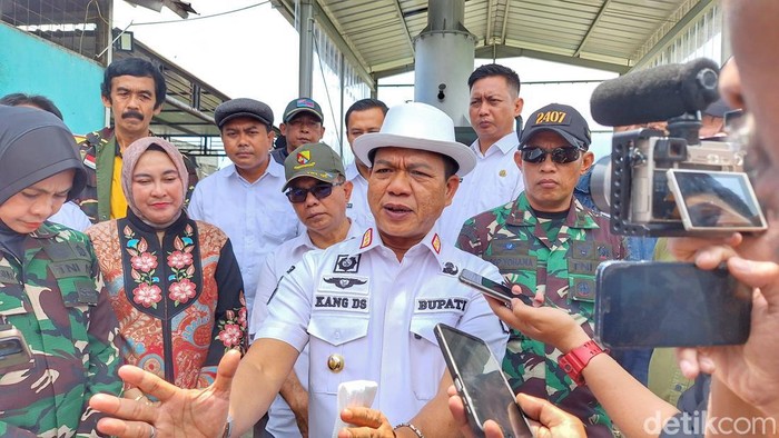 Bupati Bandung Dadang Supriatna.