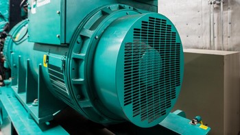 Equinix Indonesia punya sistem berlapis untuk memastikan data center JK1 mereka tidak pernah mati listrik. Mereka antara lain punya back up power berupa 4 generator 2.000 kVA. Foto: Equinix Indonesia