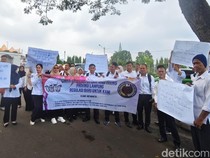 DPRD Lampung Digeruduk Puluhan Honorer, Tagih Kepastian Nasib-Formasi PPPK