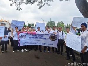DPRD Lampung Digeruduk Puluhan Honorer, Tagih Kepastian Nasib-Formasi PPPK
