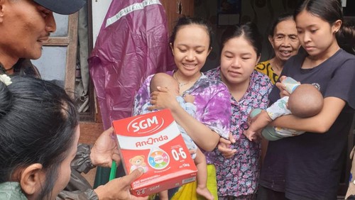 Dinsos Denpasar menyalurkan bantuan kepada masyarakat terdampak banjir, Rabu (10/9/2025). (Dok. Dinsos Denpasar)