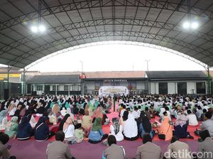 Peringati Maulid dan HUT ke-77 Polwan, 500 Anak Yatim Doakan Kediri Aman
