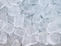 Begini Cara Bedakan Es Batu dari Air Mentah dan Matang, Yuk Disimak!