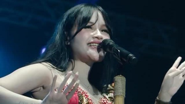 Fanny Soegi dan Kelihaian Menari Tradisional