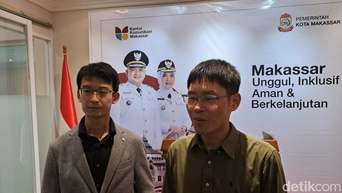 General Project Manager CAMC Engineering Co. Ltd (CAMCE) Mr Xiao (kanan) di Balai Kota Makassar, Rabu (10/9/2025).