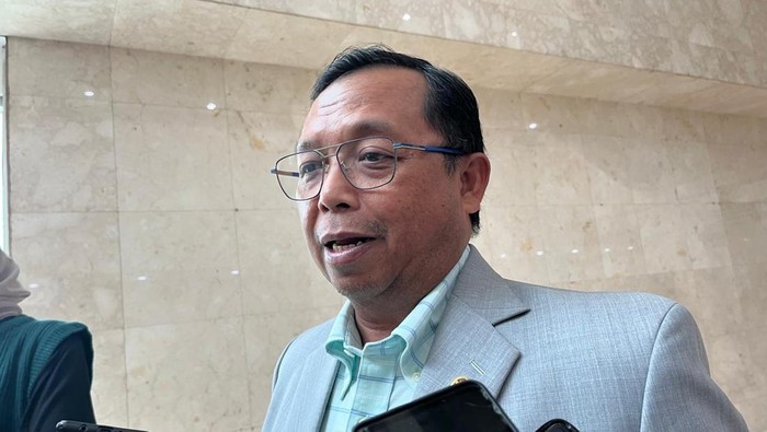 Sekjen Partai Demokrat Herman Khaeron di kompleks parlemen, Senayan, Jakarta, Rabu (10/9/2025).