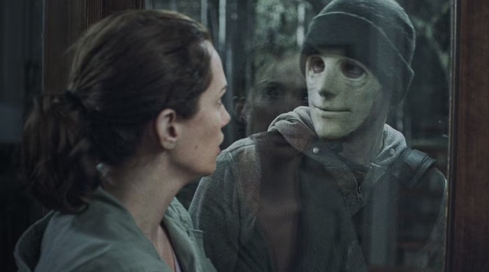 Cuplikan adegan dalam film Hush.