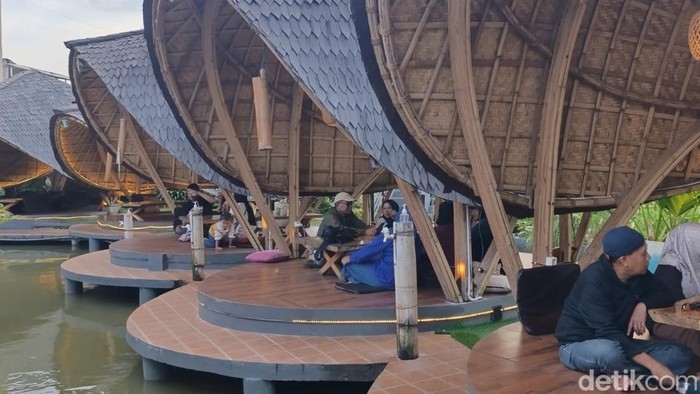 Kampung Muara Sunda, restoran Sunda di Garut.