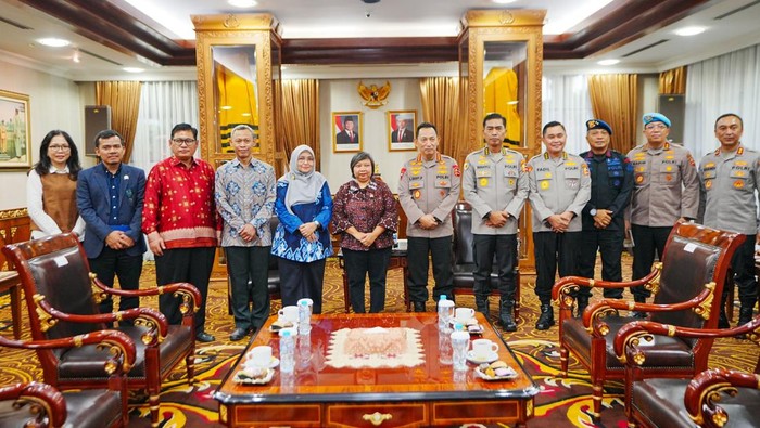 Kapolri Jenderal Sigit menerima audiensi Komnas HAM di Mabes Polri.