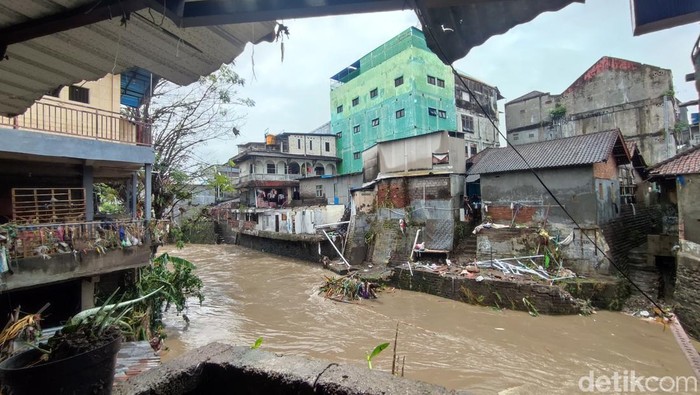 Kondisi Dusun Wanasari, Denpasar Utara yang terkena bencana banjir pada Rabu (10/9/2025). (Ahmad Firizqi)