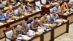 Menkeu Purbaya Jalani Rapat Perdana Bareng DPR, Sindir Gaya Bicara Koboi