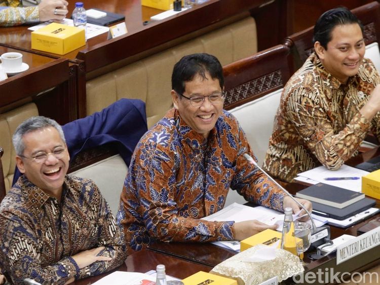 Menkeu Purbaya Jalani Rapat Perdana Bareng DPR, Sindir Gaya Bicara Koboi