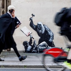 8 Mural Kemanusiaan hingga Pro-Palestina Karya Banksy