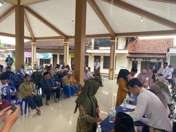 Pemerintah Kabupaten (Pemkab) Jembermulai melakukan pencairan hononarium guru ngaji.