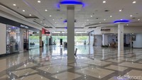 Suasana sepi sunyi tampak di salah satu mal di Bekasi, Rabu (10/9/2025).