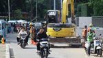 Perbaikan Trotoar Simpang Slipi Terus Dikebut
