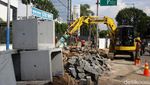 Perbaikan Trotoar Simpang Slipi Terus Dikebut