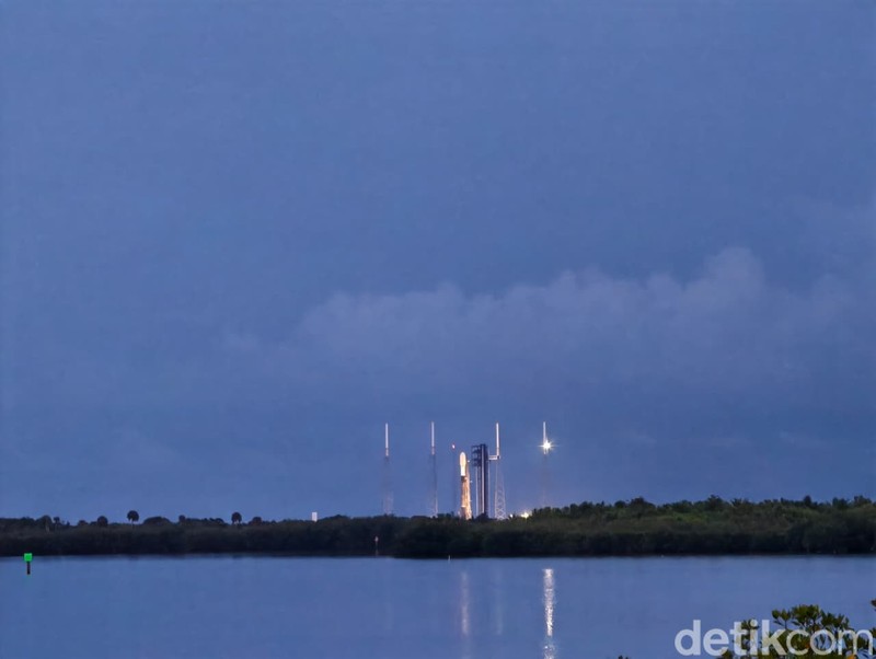 Persiapan peluncuran Satelit Nusantara Lima