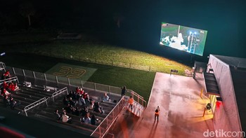 CEO PSN, Adi Rahman Adiwoso, menjelaskan bahwa hanya 30 detik menjelang peluncuran, tim tidak mendapatkan izin cuaca dari Air Force K45. Foto: Adi Fida Rahman/detikinet